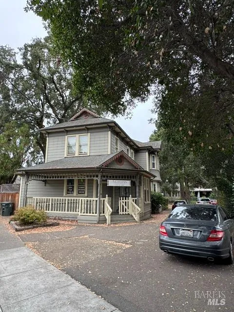 558 B STREET Santa Rosa, CA 95401