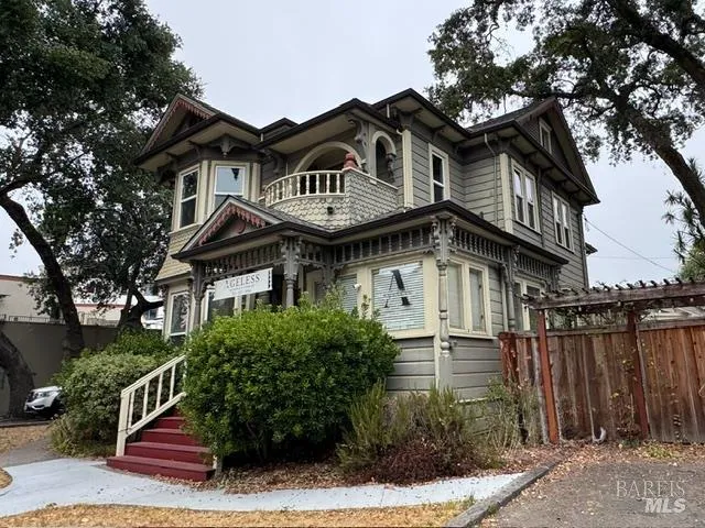 558 B STREET Santa Rosa, CA 95401