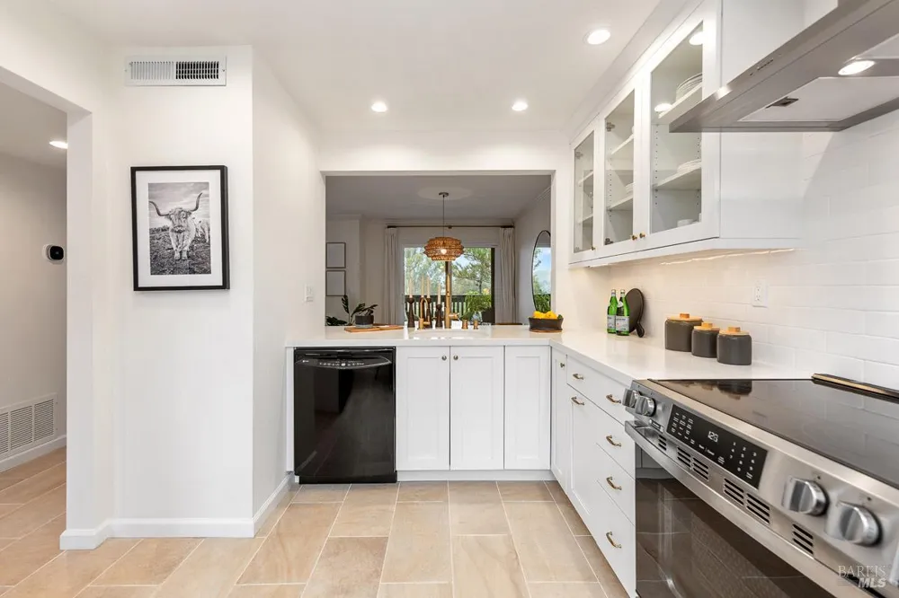 203 Sylvia Way San Rafael, CA 94903