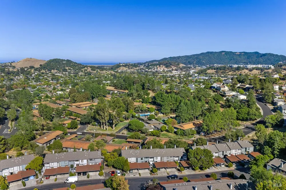 203 Sylvia Way San Rafael, CA 94903