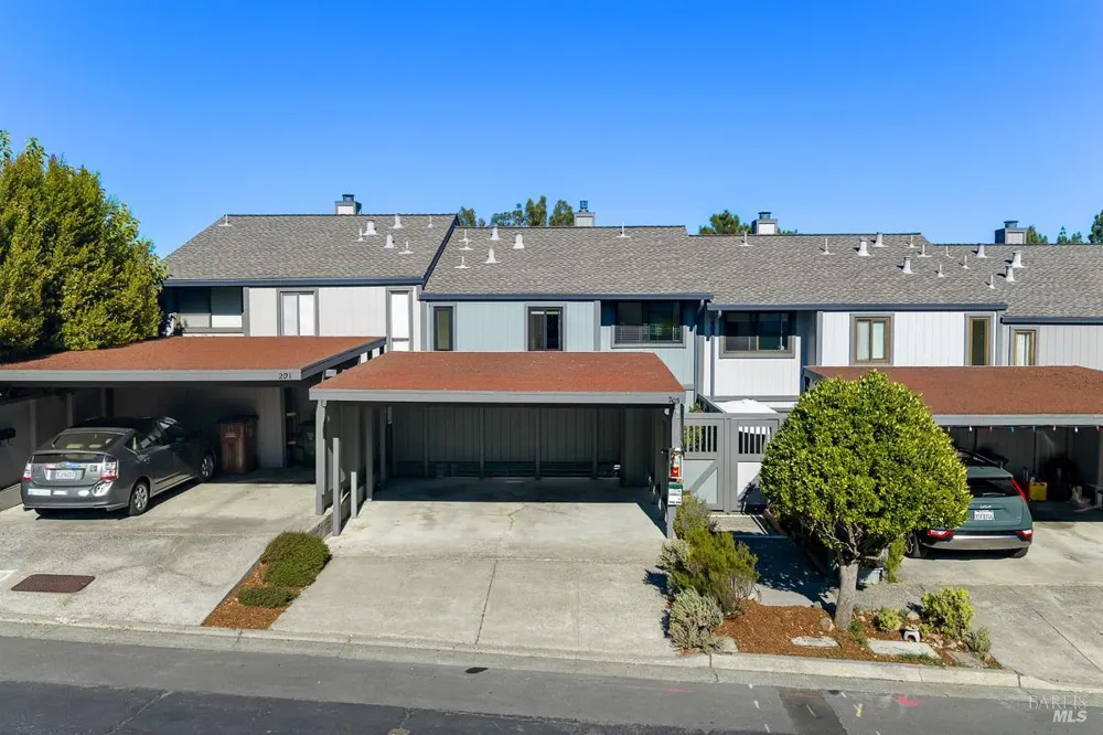 203 Sylvia Way San Rafael, CA 94903
