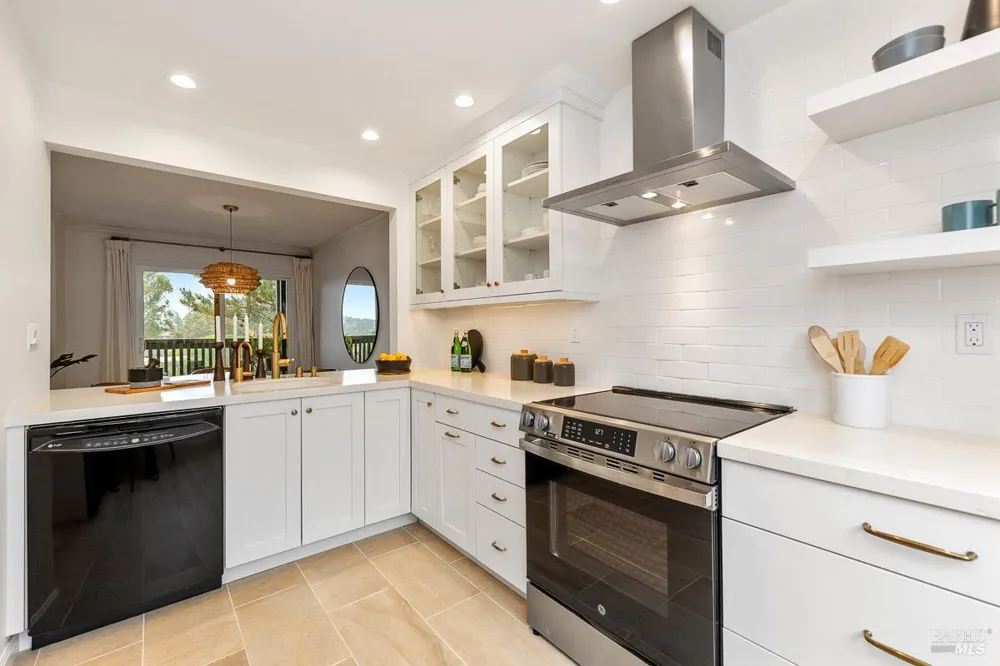203 Sylvia Way San Rafael, CA 94903