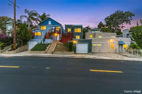 228 Farragut Avenue