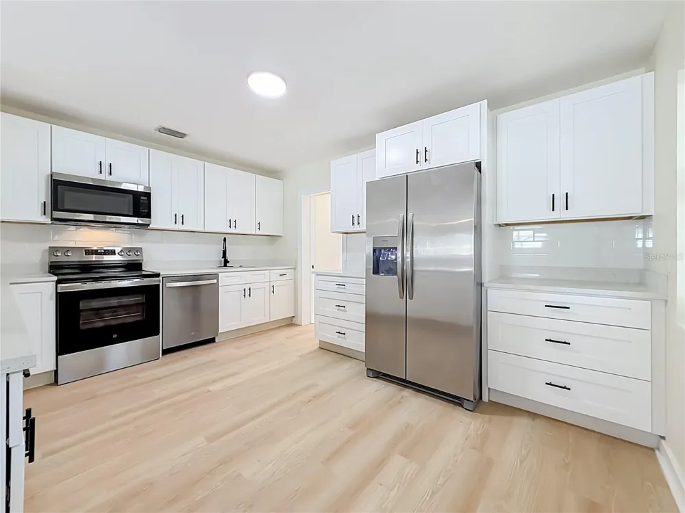 6489 34TH TERRACE St Petersburg, FL 33710