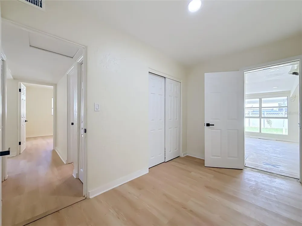 6489 34TH TERRACE St Petersburg, FL 33710