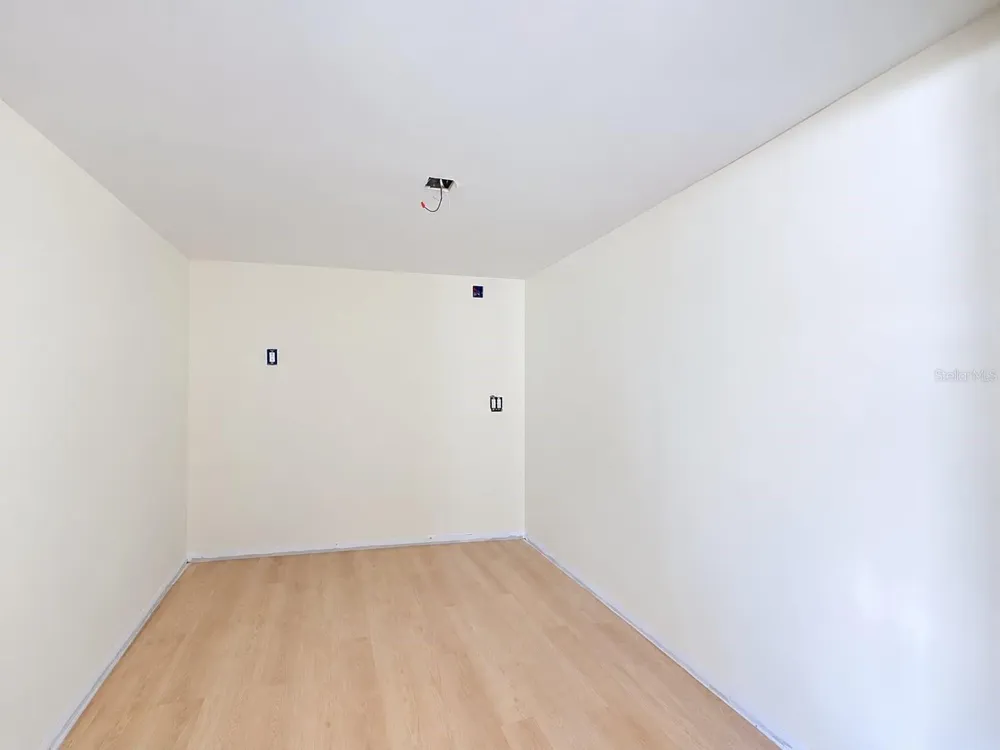 6489 34TH TERRACE St Petersburg, FL 33710