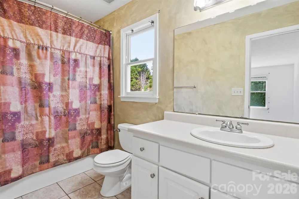 5406 Winding Oak Drive Hickory, NC 28602