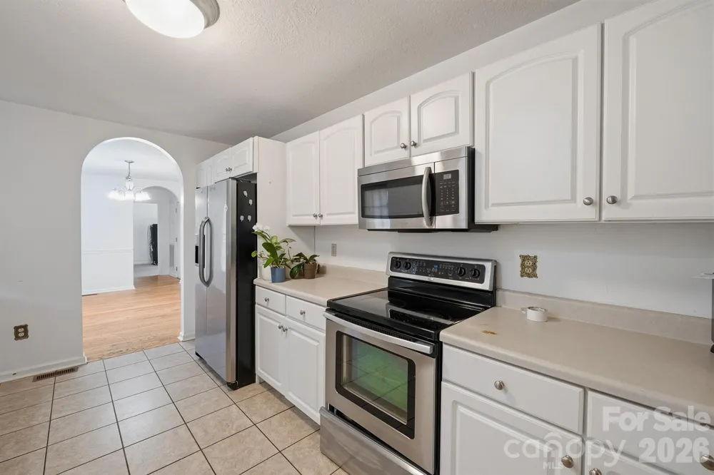 5406 Winding Oak Drive Hickory, NC 28602