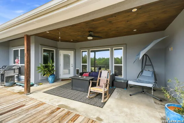 422 CIELO VIS Canyon Lake, TX 78133