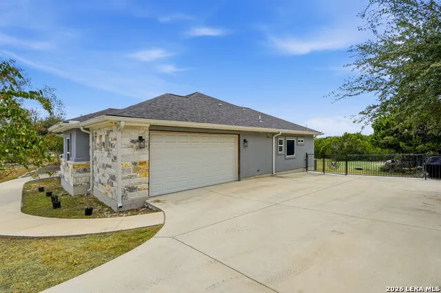 422 CIELO VIS Canyon Lake, TX 78133
