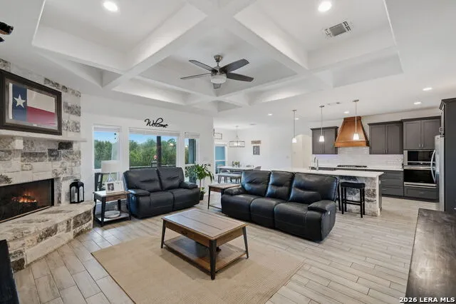 422 CIELO VIS Canyon Lake, TX 78133