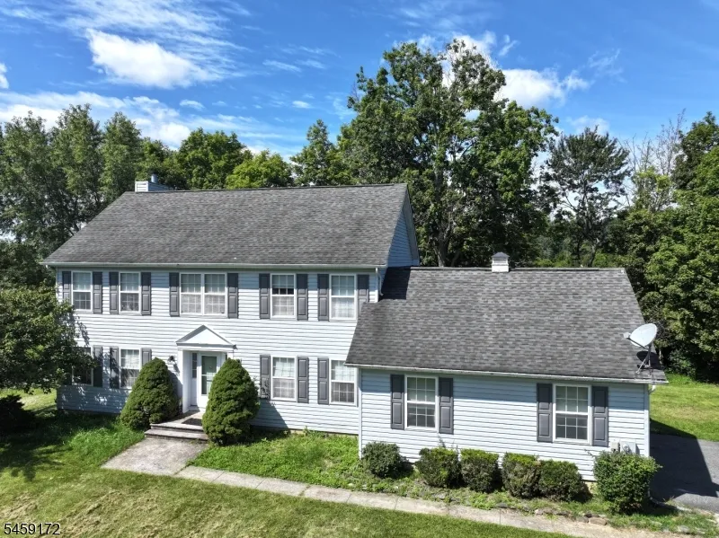 31 Summit Rd Green, NJ 07821