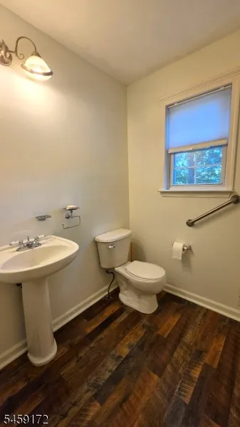 31 Summit Rd Green, NJ 07821