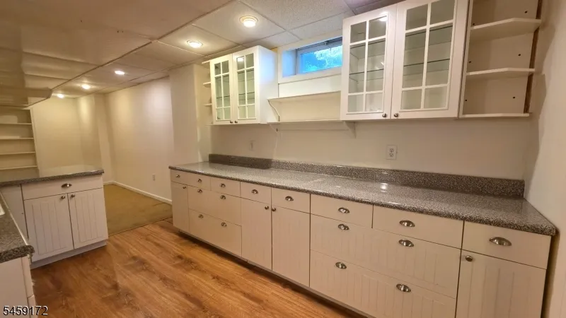 31 Summit Rd Green, NJ 07821