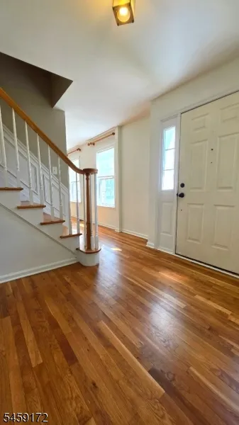31 Summit Rd Green, NJ 07821