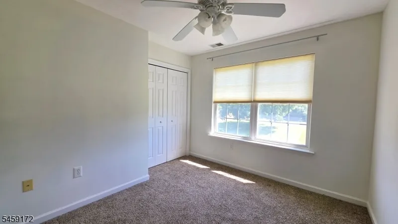 31 Summit Rd Green, NJ 07821