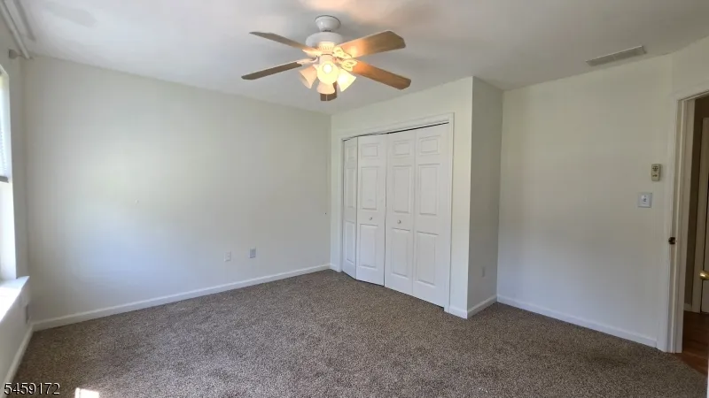 31 Summit Rd Green, NJ 07821