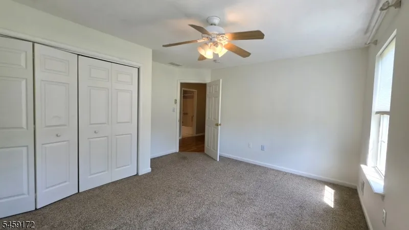 31 Summit Rd Green, NJ 07821