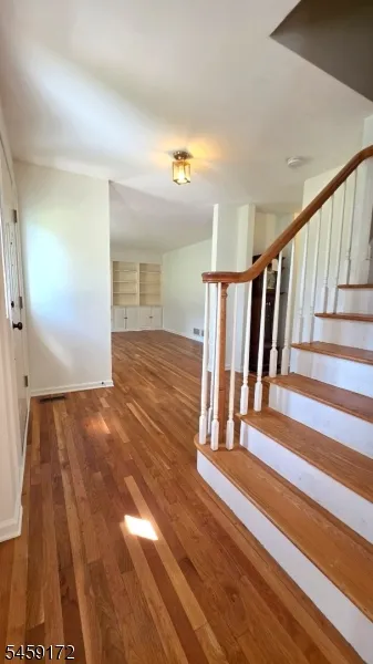 31 Summit Rd Green, NJ 07821