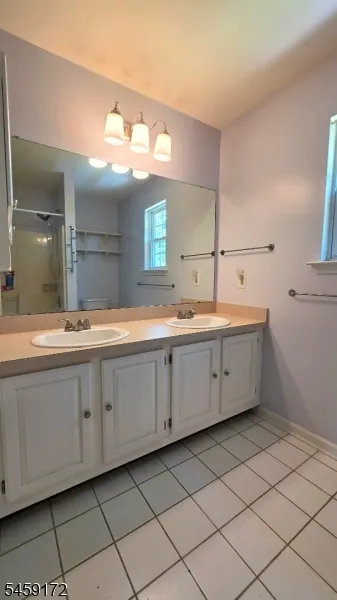 31 Summit Rd Green, NJ 07821