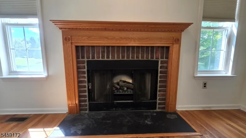 31 Summit Rd Green, NJ 07821