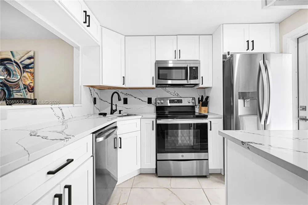 400 SE 10th St #105 Deerfield Beach, FL 33441