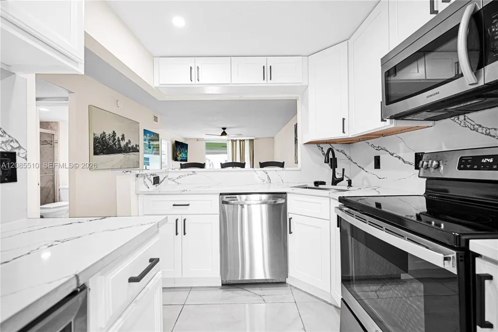 400 SE 10th St #105 Deerfield Beach, FL 33441