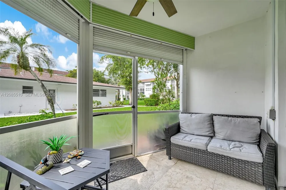 400 SE 10th St #105 Deerfield Beach, FL 33441