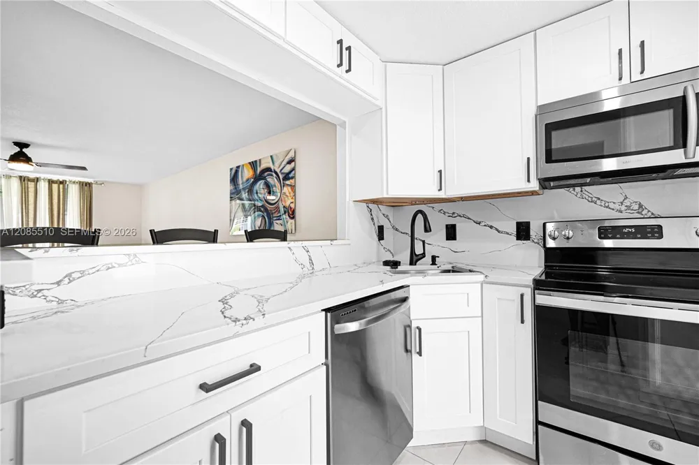 400 SE 10th St #105 Deerfield Beach, FL 33441