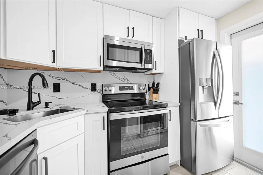 400 SE 10th St #105 Deerfield Beach, FL 33441
