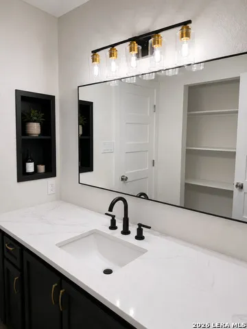 3919 MIDVALE DR San Antonio, TX 78229