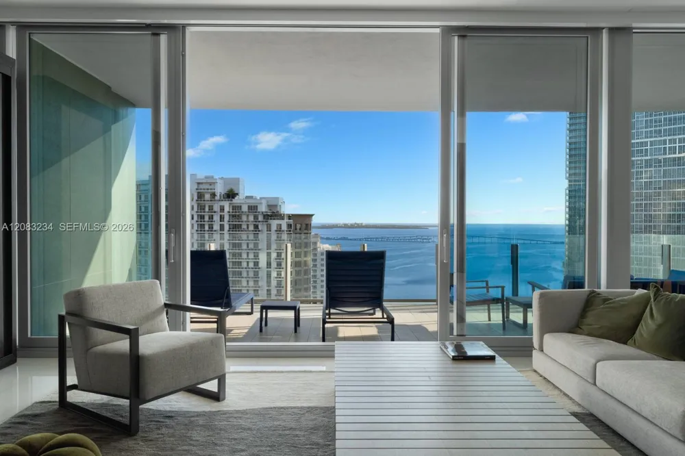 300 Biscayne Blvd Way #3302 Miami, FL 33131