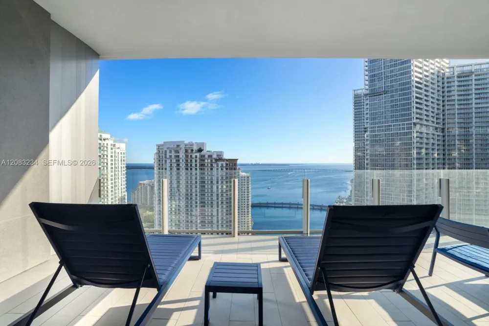 300 Biscayne Blvd Way #3302 Miami, FL 33131