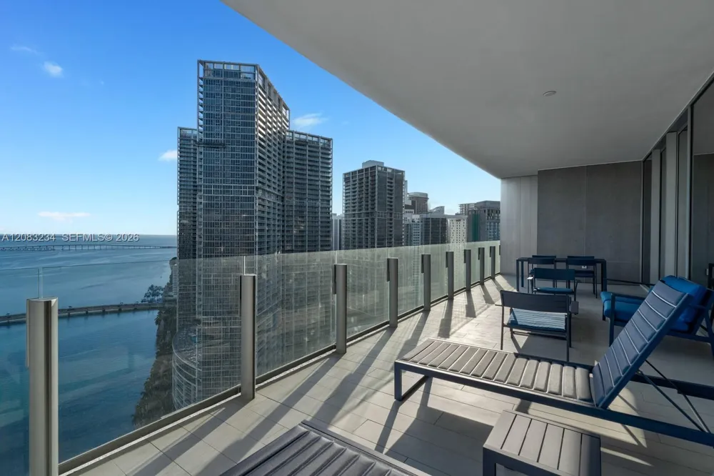 300 Biscayne Blvd Way #3302 Miami, FL 33131