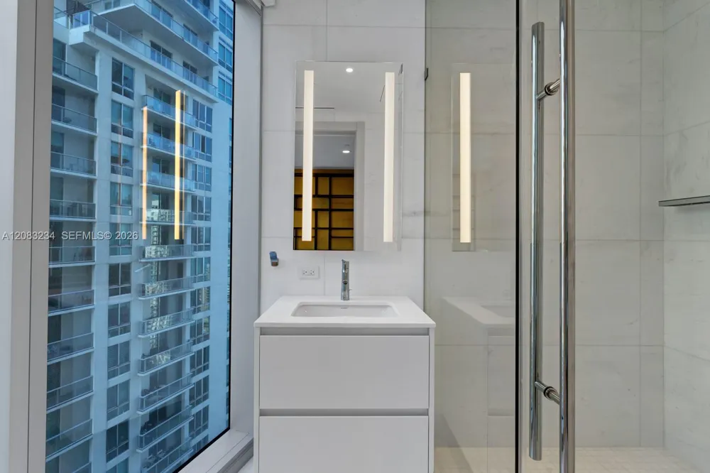 300 Biscayne Blvd Way #3302 Miami, FL 33131