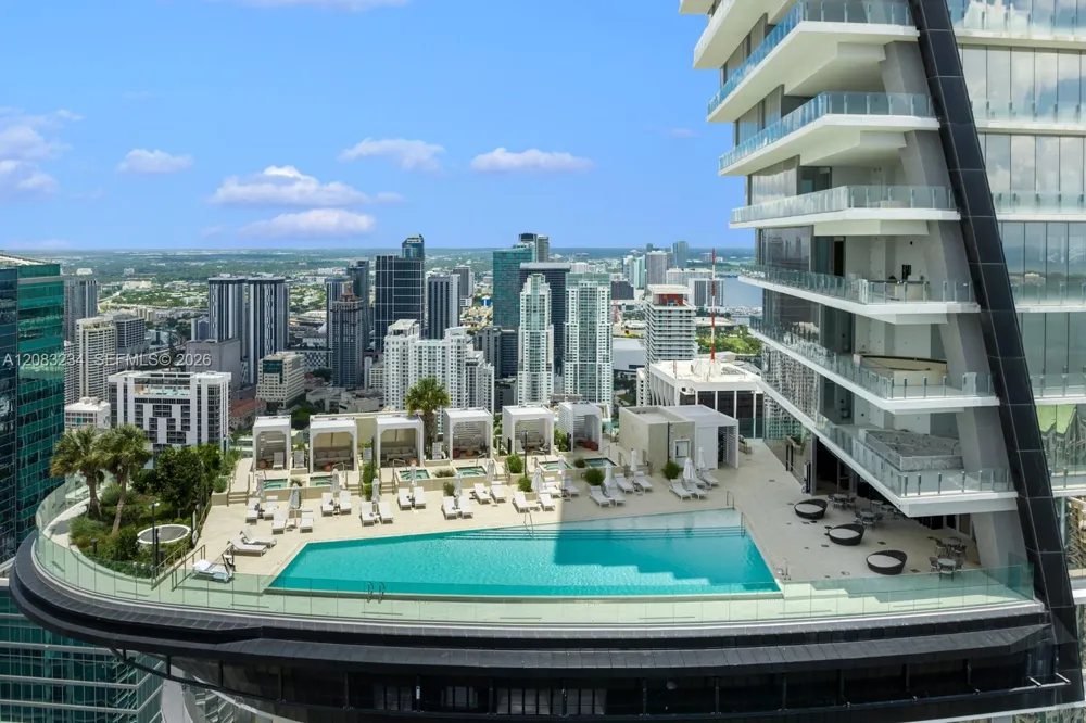300 Biscayne Blvd Way #3302 Miami, FL 33131