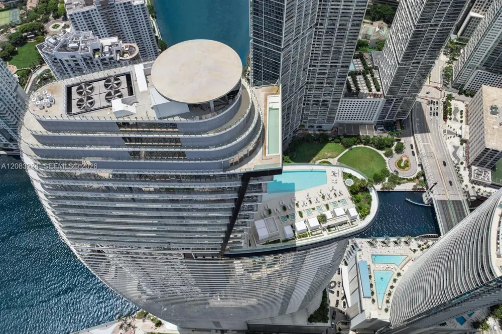 300 Biscayne Blvd Way #3302 Miami, FL 33131