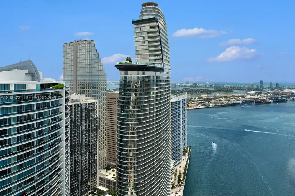 300 Biscayne Blvd Way #3302 Miami, FL 33131