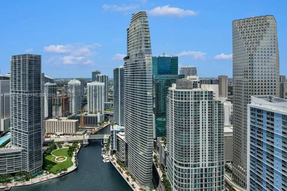 300 Biscayne Blvd Way #3302 Miami, FL 33131