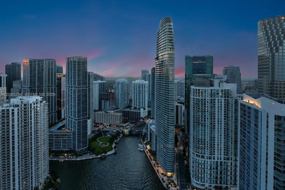 300 Biscayne Blvd Way #3302 Miami, FL 33131