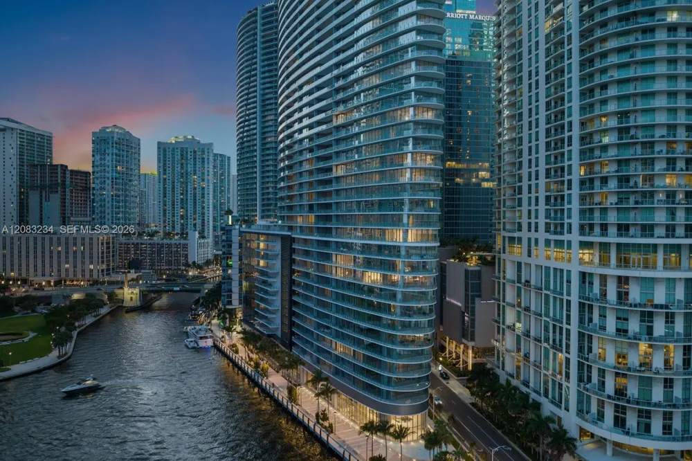 300 Biscayne Blvd Way #3302 Miami, FL 33131