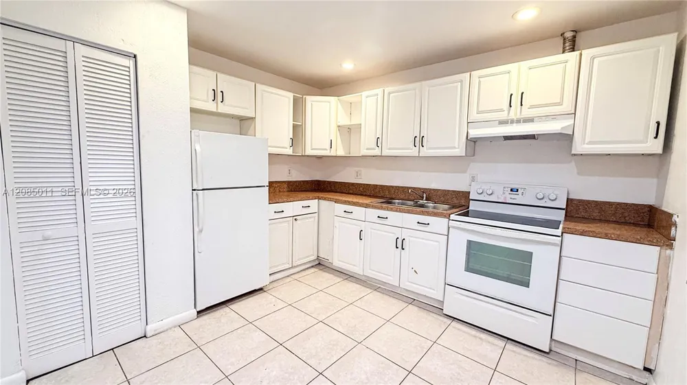 5100 SW 41st St #115 Pembroke Park, FL 33023