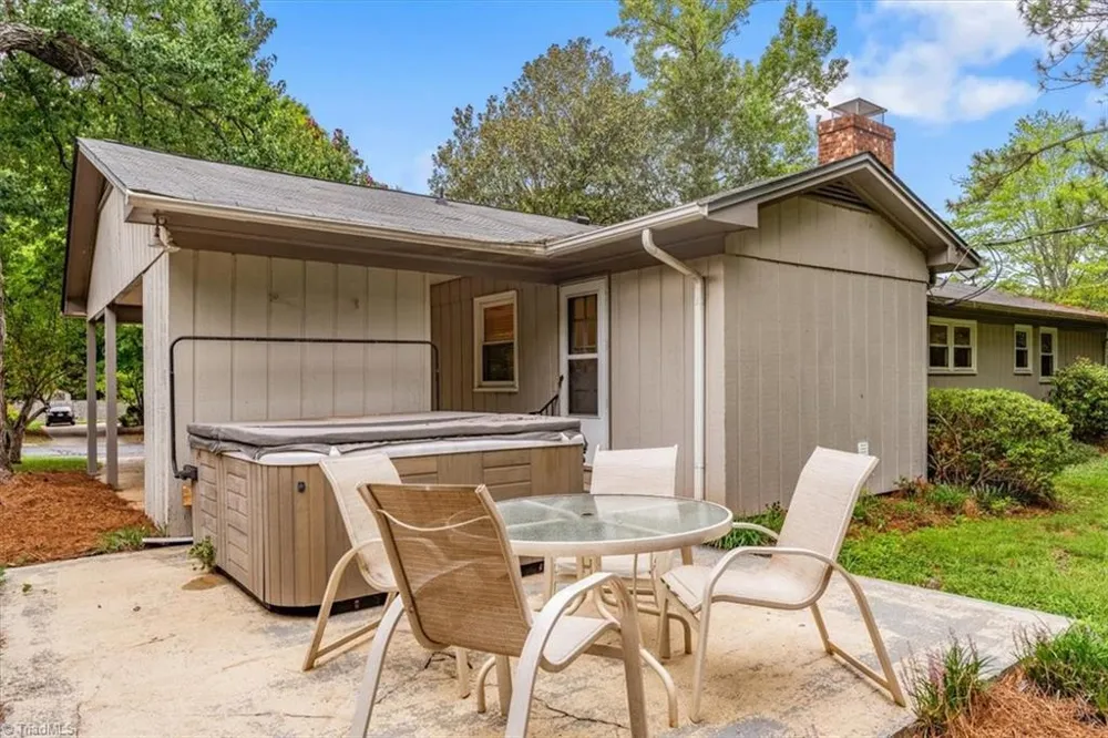 1902 Tennyson Drive Greensboro, NC 27410