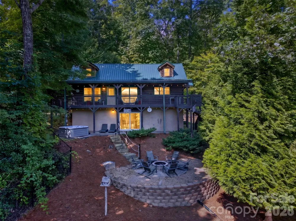 898 Morgan Hill Road Black Mountain, NC 28711