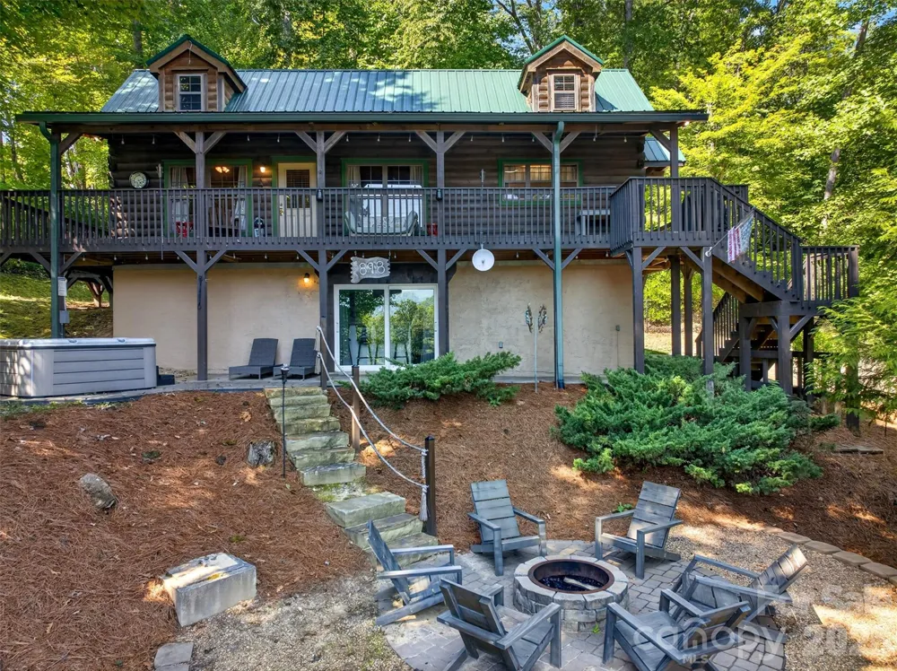 898 Morgan Hill Road Black Mountain, NC 28711