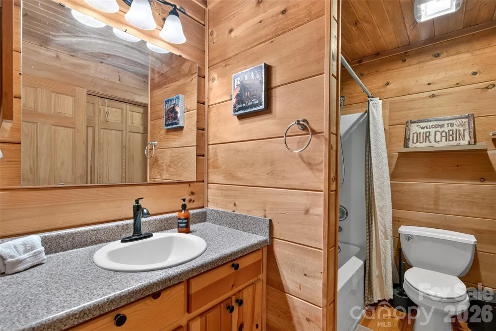 898 Morgan Hill Road Black Mountain, NC 28711
