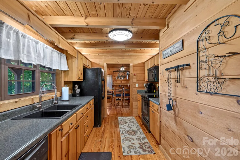 898 Morgan Hill Road Black Mountain, NC 28711