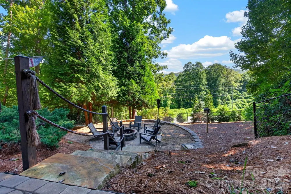 898 Morgan Hill Road Black Mountain, NC 28711
