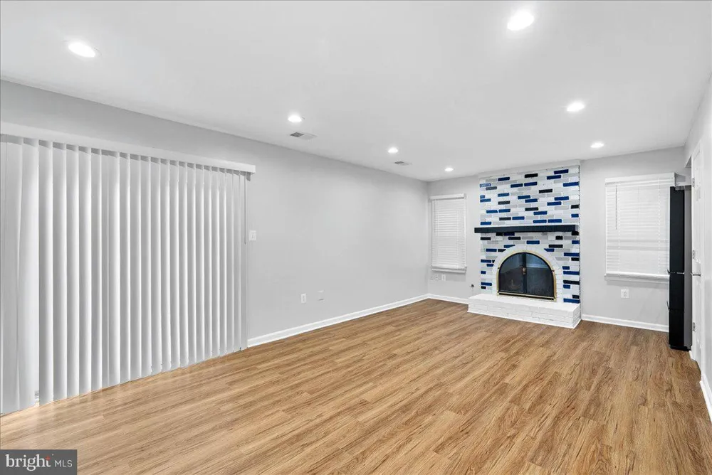 9303 MACSWAIN PLACE Springfield, VA 22153