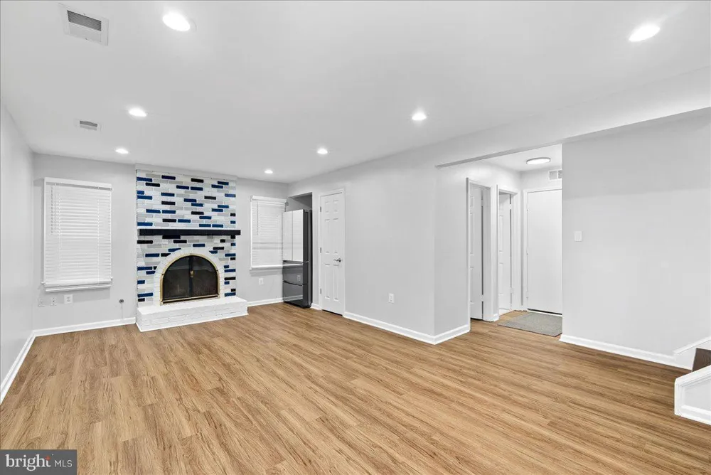 9303 MACSWAIN PLACE Springfield, VA 22153